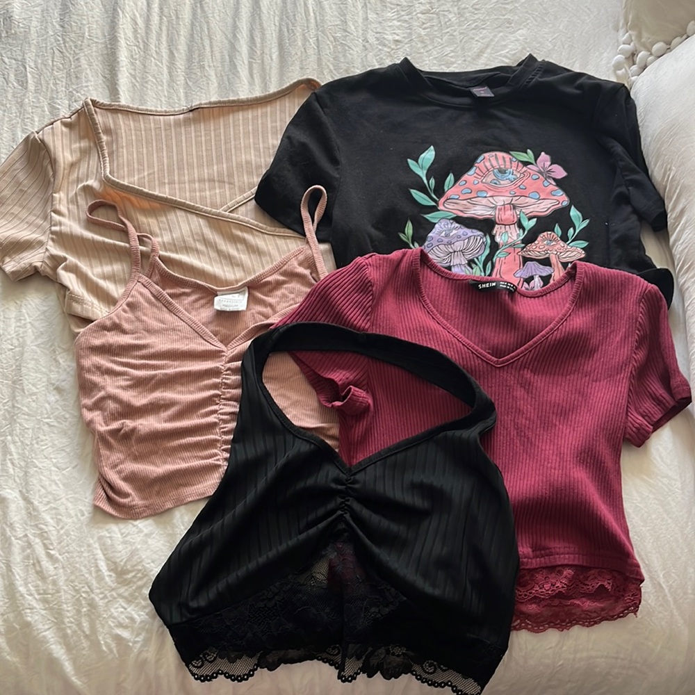 Women’s crop top clothing bundle